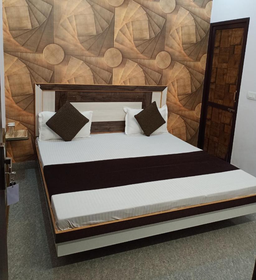 Branded Guest House Jalandhar Extérieur photo